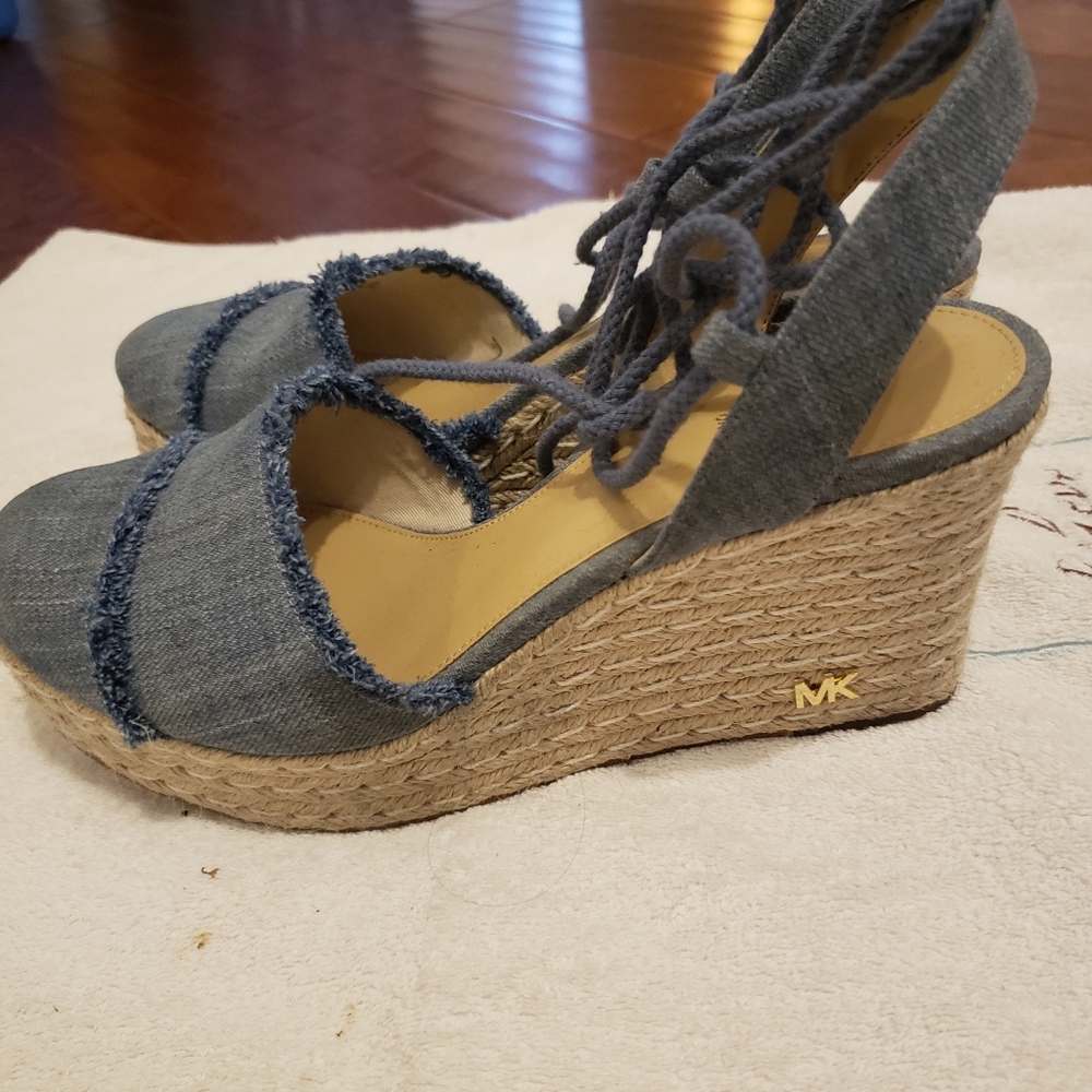 Shoes - Picture 6 of 6